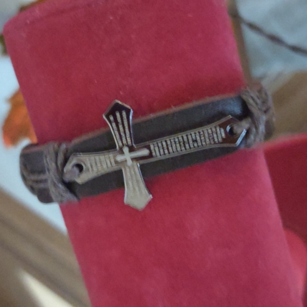 LEATHER CROSS BRACELET*** "The Lord's Prayer in Spanish"